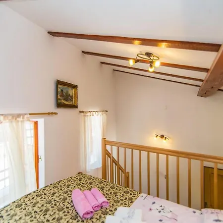 Vakantiehuis Castra Drivenik